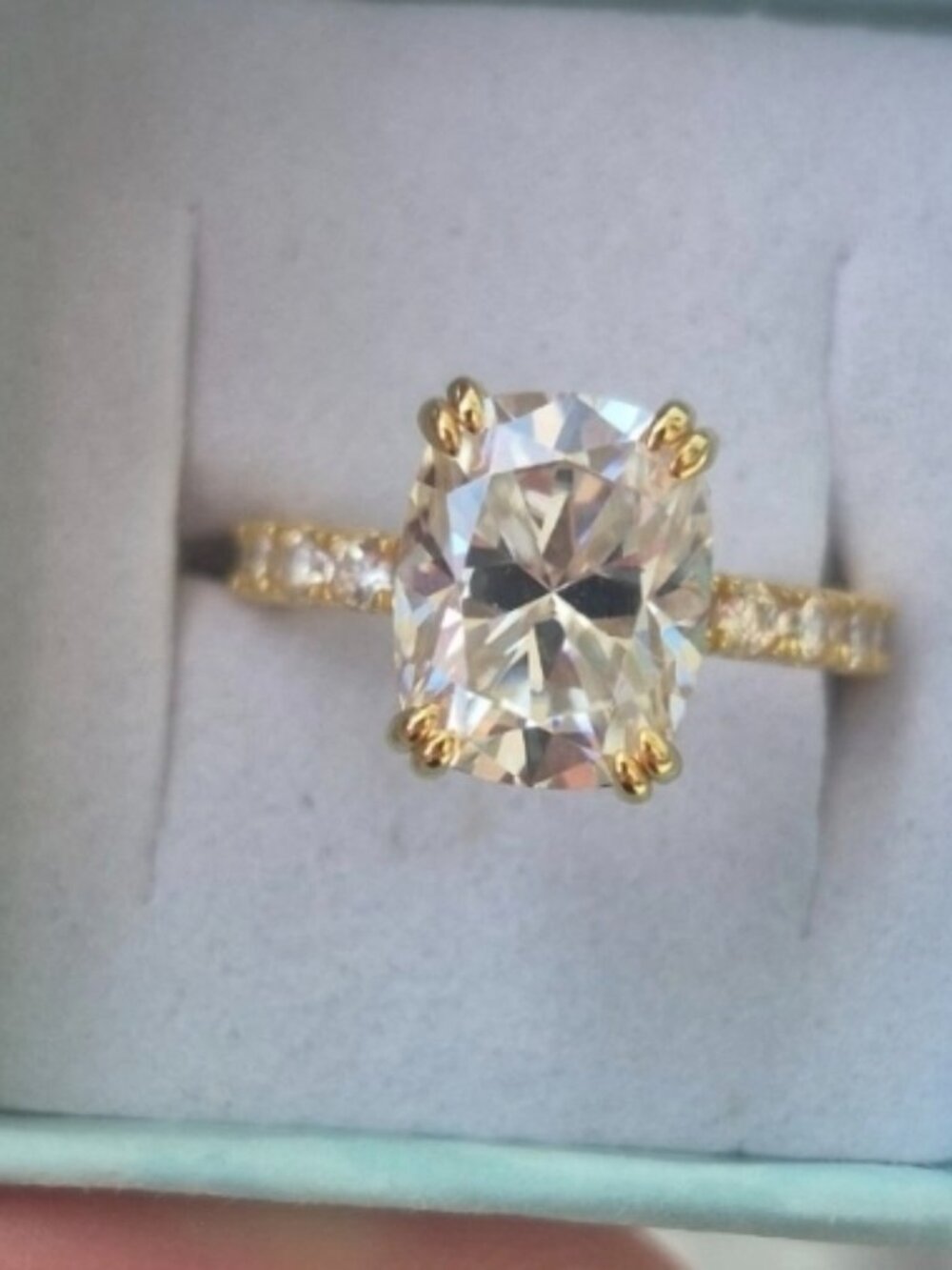 VVS1 5 Carat Cushion-cut Old mine cut Moissanite ring size 5 New